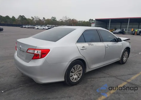2012 Toyota Camry Le z USA, uszkodzony, nr VIN 4T1BF1FK0CU042053